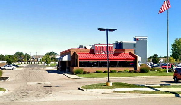 A&W Restaurant - Macomb Twp - 15555 Hall Rd (newer photo)
